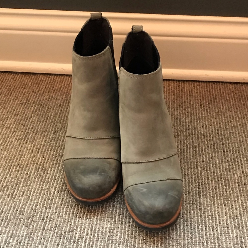 Sorel Lea wedge—worn twice!
